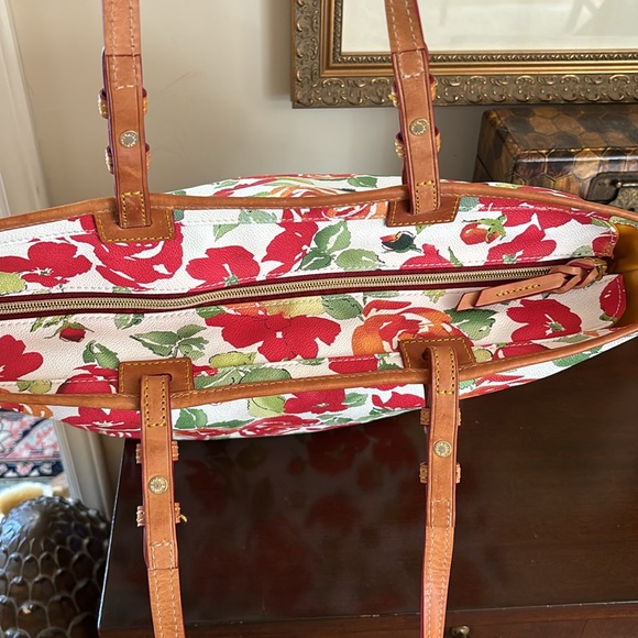 Dooney & Bourke Floral Tote Bag Excellent Condition - Picture 11 of 15